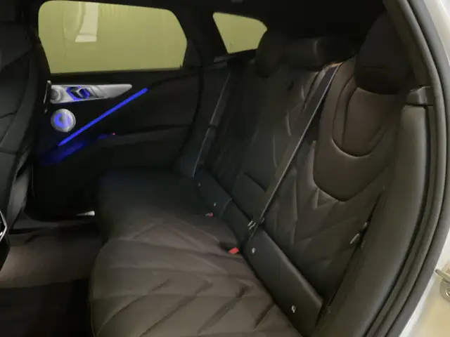 BMW XM 50e Ansicht 11