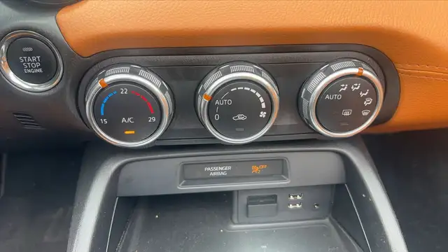 Fiat 124 Spider view 13