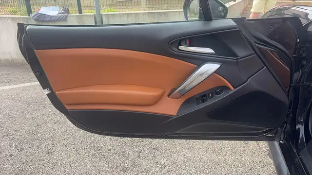 Fiat 124 Spider view 7