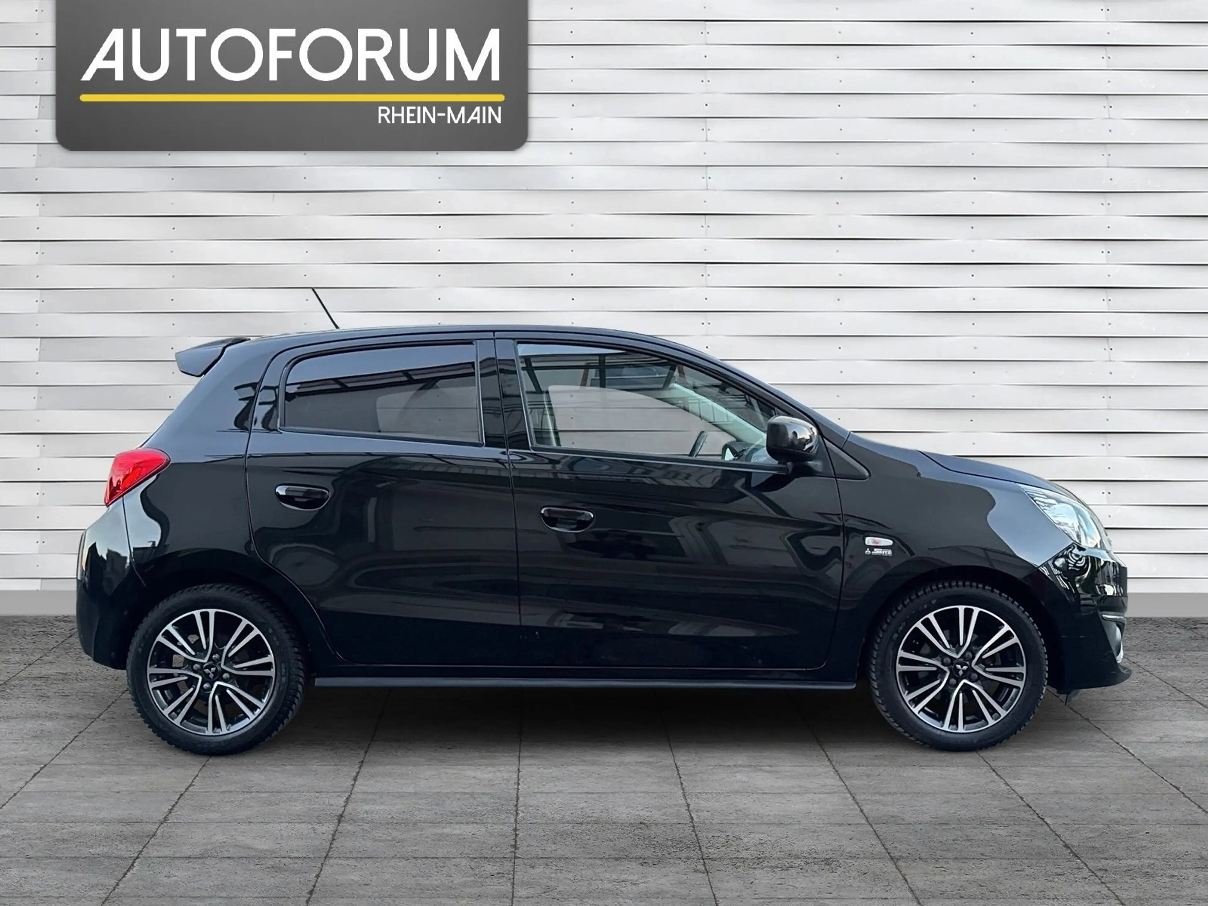 Mitsubishi Space Star 1.2 1.HAND TÜV NEU,NAVI,SHZ,CARPLAY — photo 5