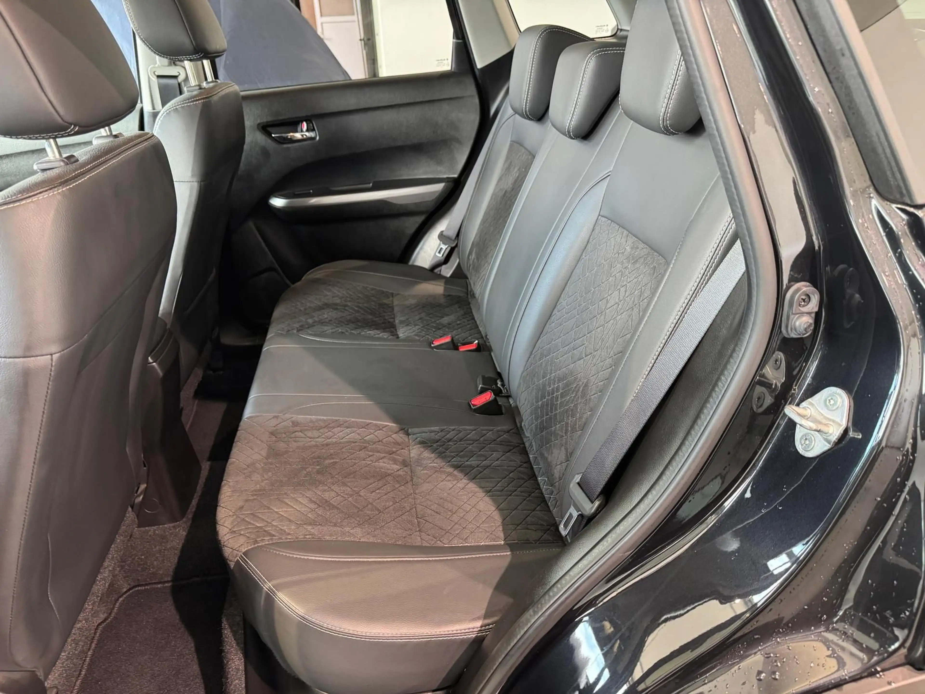 Suzuki Vitara 1.4 Comfort+ 4x4 Autom. AHK — photo 17