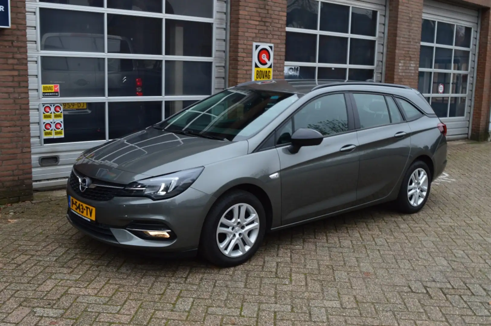 Opel Astra Sports Tourer, Camera, Parkee 1.2 Bns Edition Gris - 1