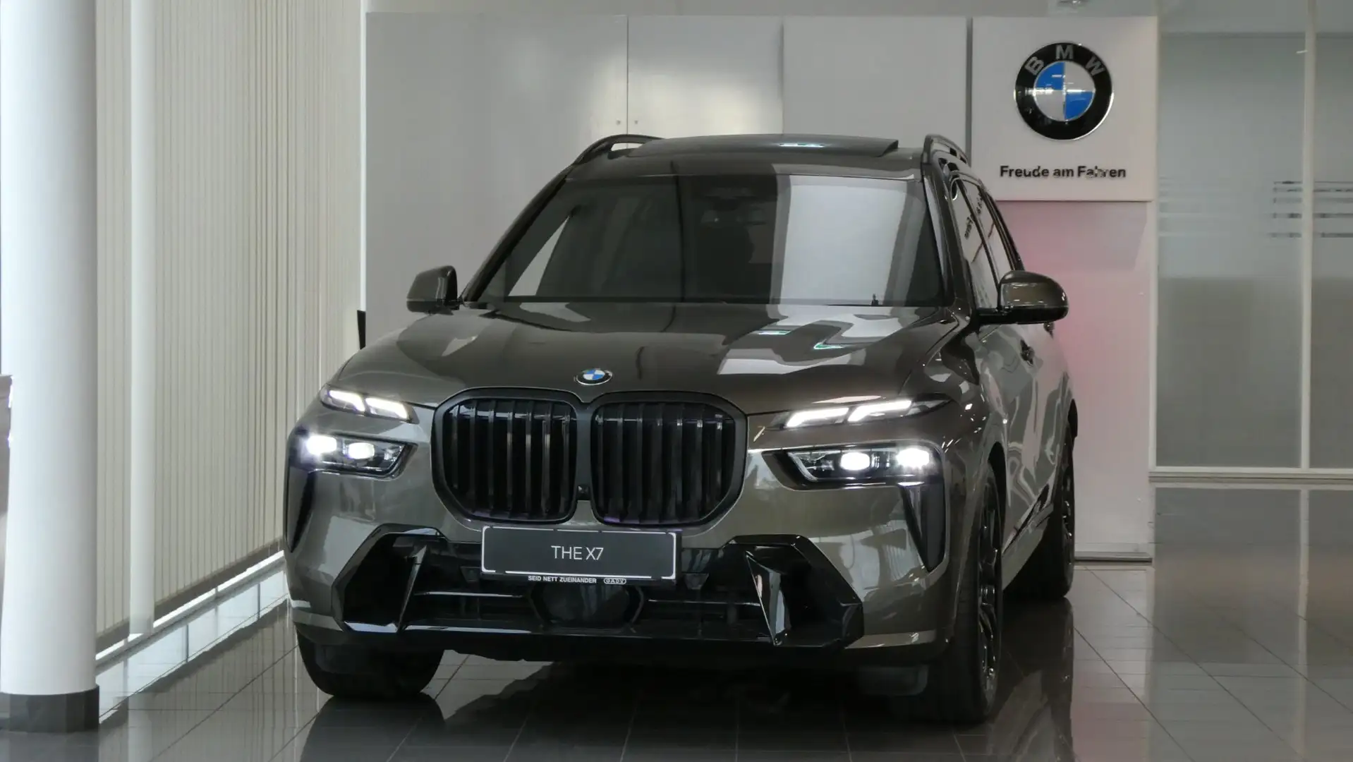 BMW X7 xDrive40d 48V M-Sportpaket Pro Grün - 2