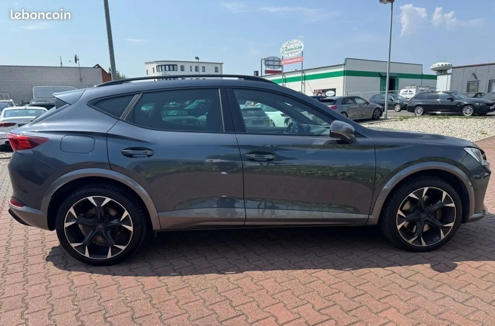 CUPRA Formentor VZ 4Drive 2.0 TSI 310CH GPS-LED-ACC-VIRTUAL COCKPIT-CAMERA-TOIT OUVRANT PANORAMIQUE-JANTES 20-SYSTEME DE SON BEATS-Malus  Gris - 2