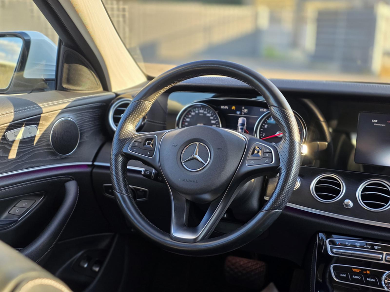 Mercedes-Benz E 400 E400 4Matic/Airmatic/Multibeam/Distronic/Standh. — photo 12