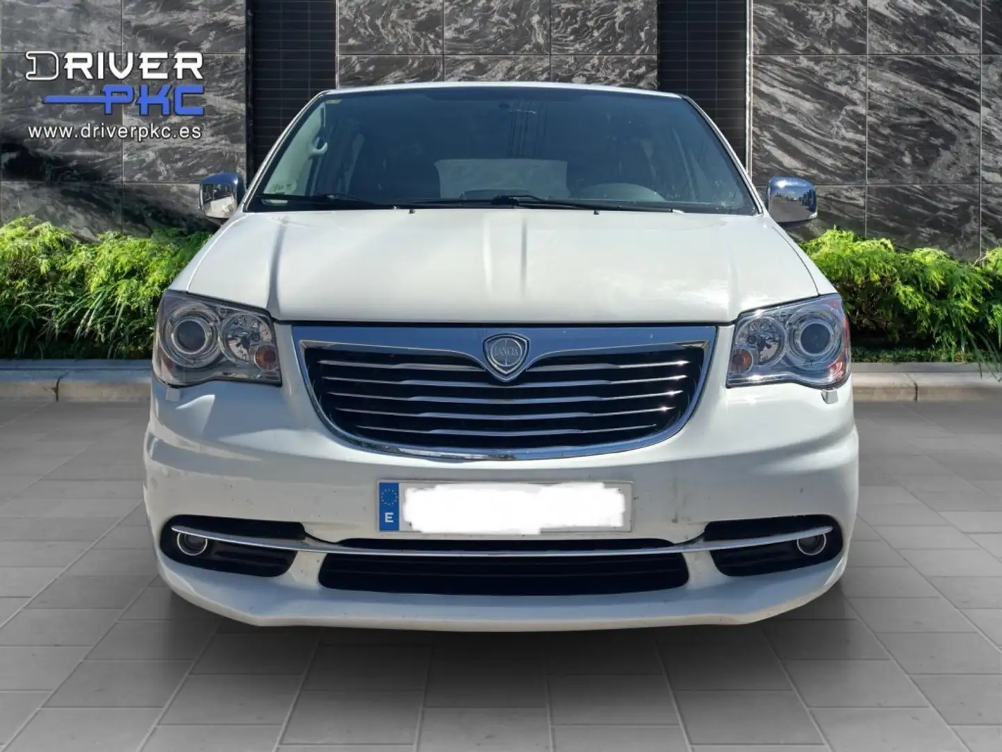 Lancia Voyager 2.8CRD Silver Aut. Weiß - 2