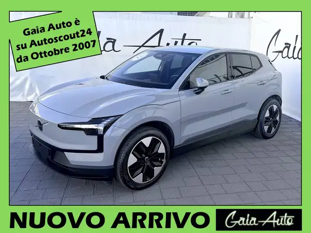 Volvo EX30 Extended Range (AUTONOMIA 470KM) Core rwd