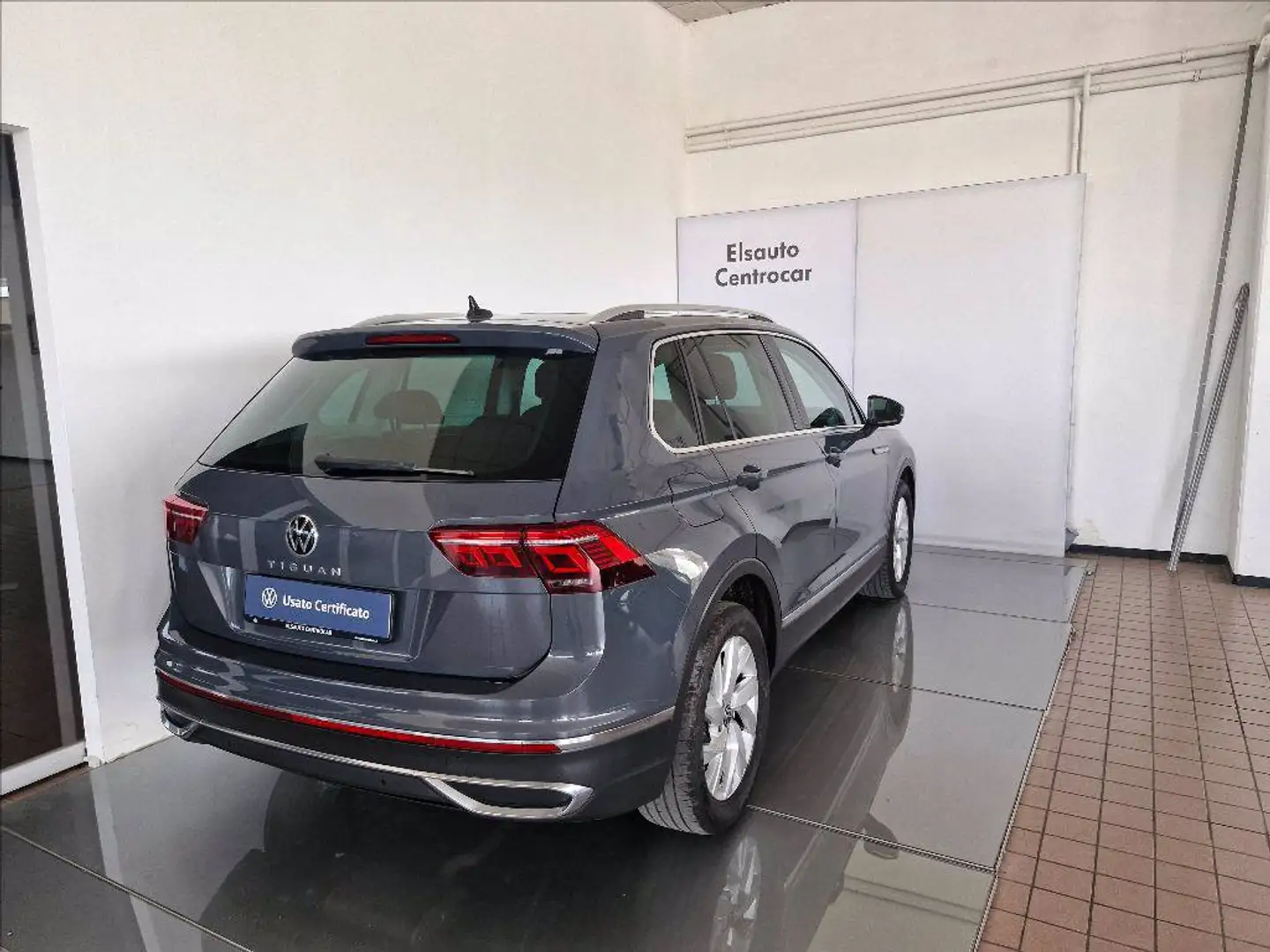 Volkswagen Tiguan 2.0 TDI 150 CV SCR DSG Elegance Gris - 2