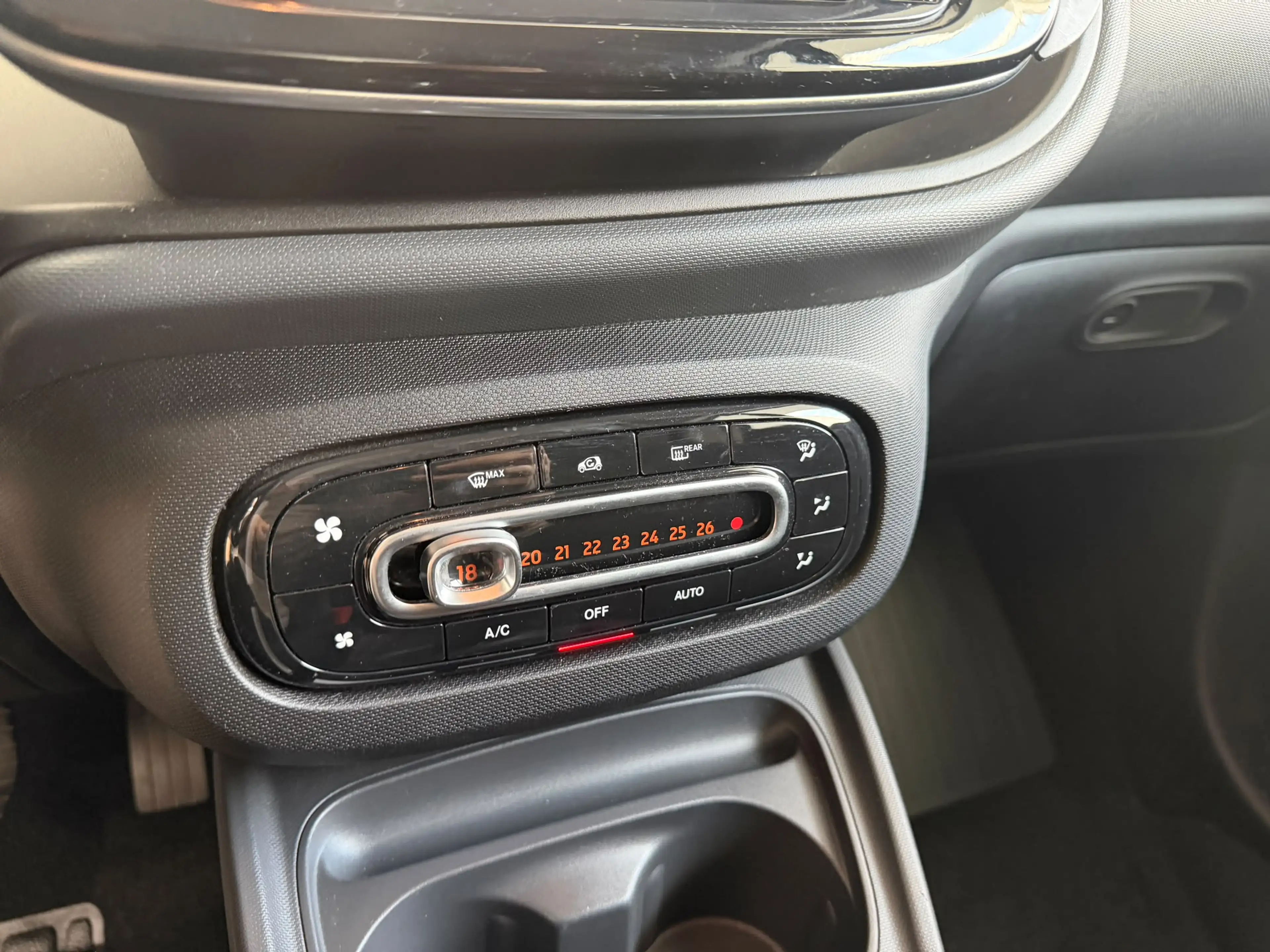 smart forTwo Coupe AUTOMATIK*KLIMA*2019*BLUETOOTH* — photo 12