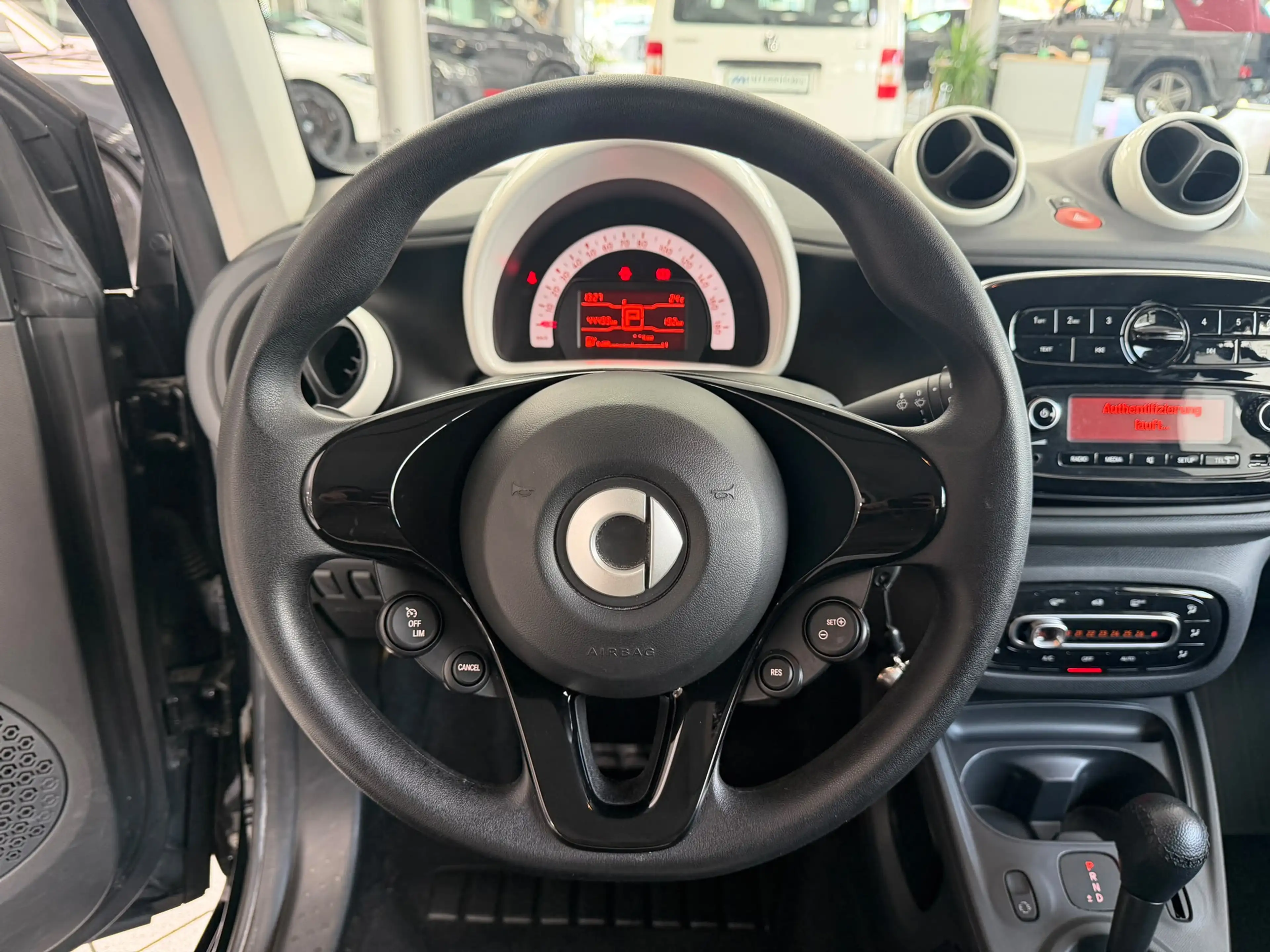 smart forTwo Coupe AUTOMATIK*KLIMA*2019*BLUETOOTH* — photo 9