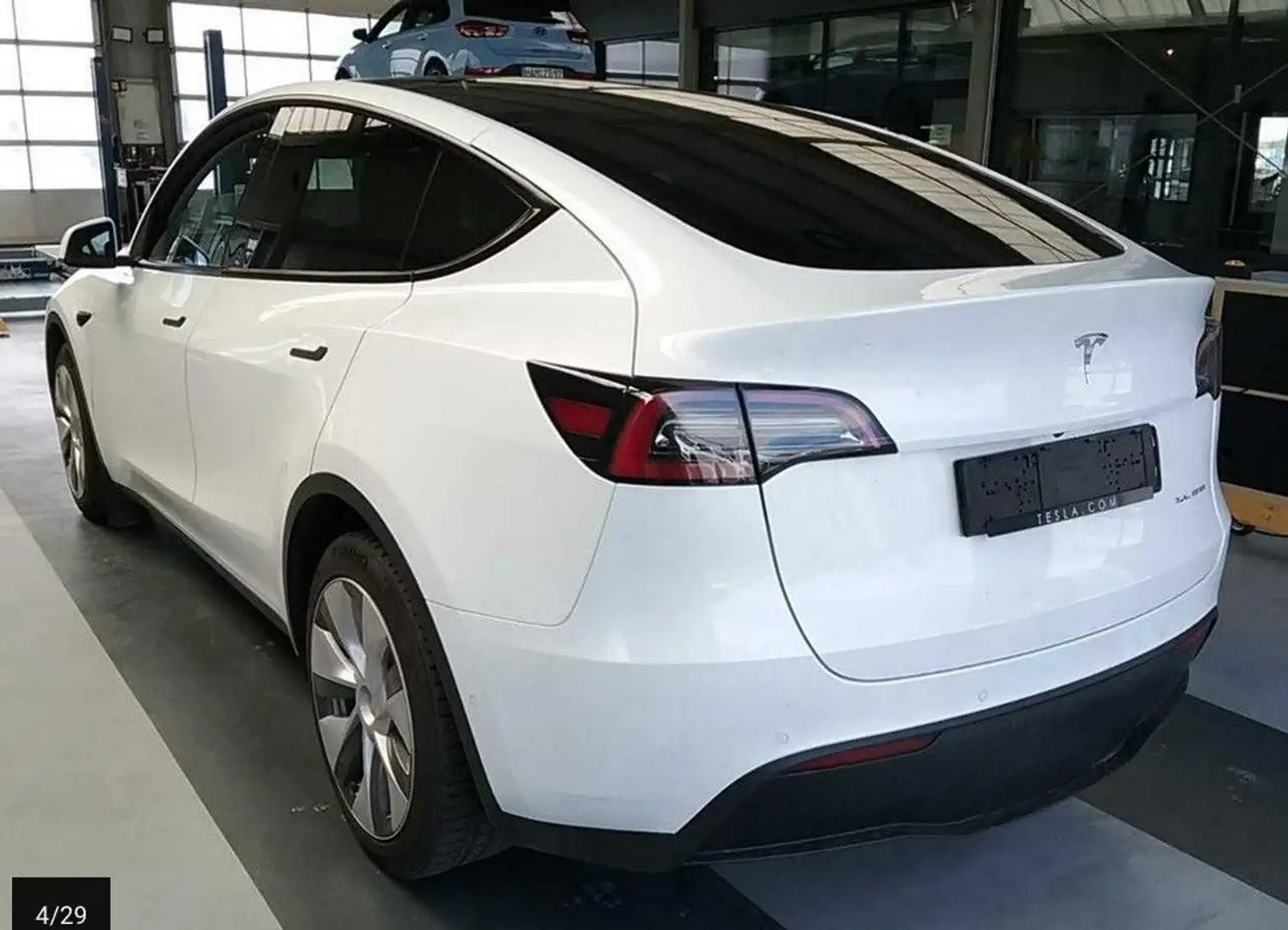 Tesla Model Y Dual AWD Autopilot Pano Wärmepumpe 4xSiH Weiß - 2