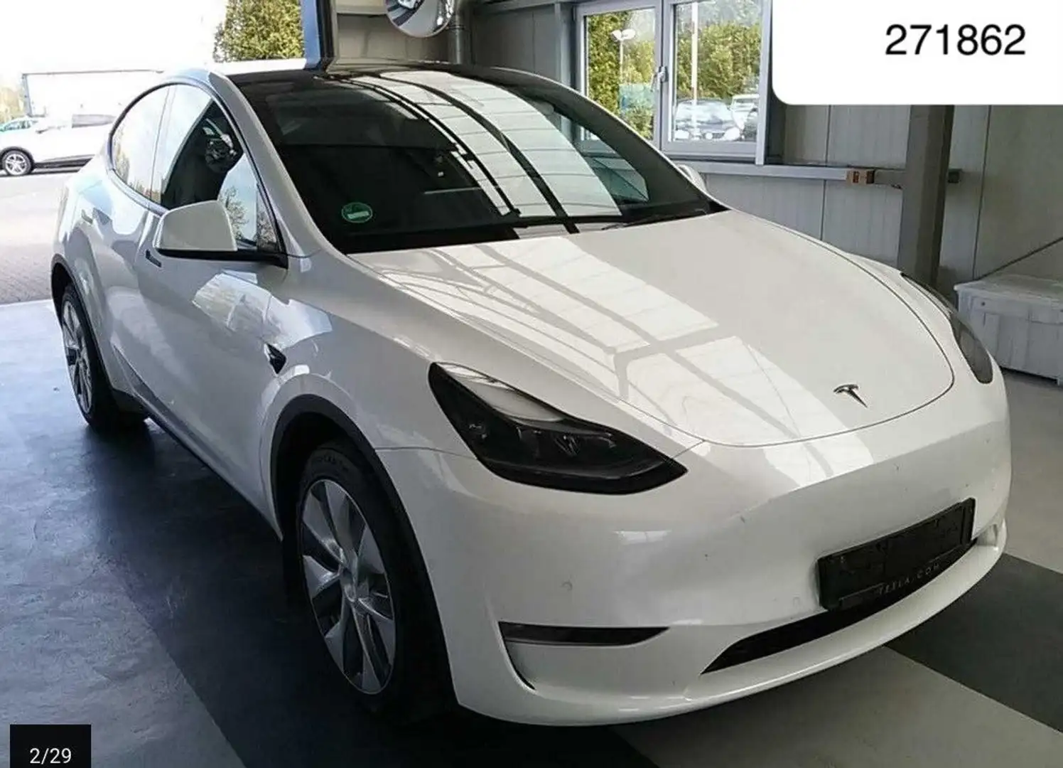 Tesla Model Y Dual AWD Autopilot Pano Wärmepumpe 4xSiH Weiß - 1