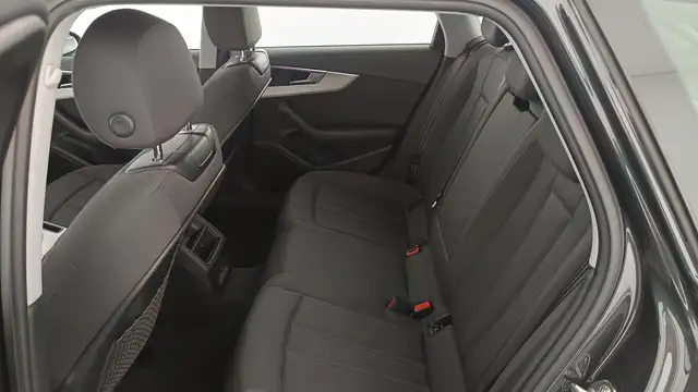 Audi A4 view 10