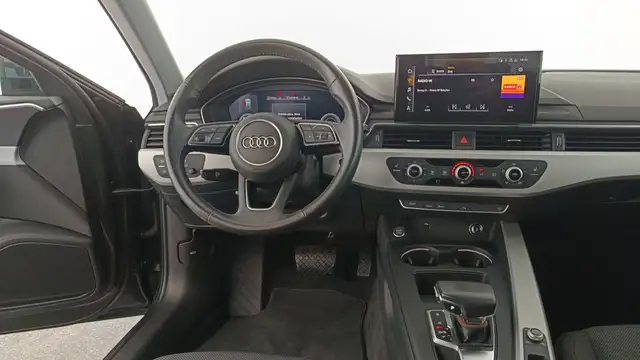 Audi A4 view 11