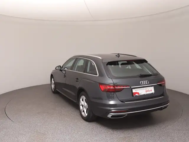 Audi A4 view 5