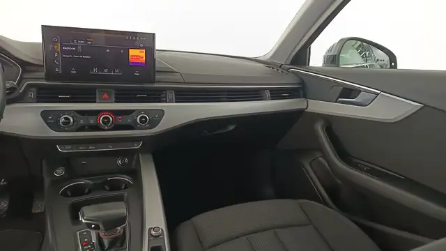 Audi A4 view 12