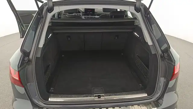 Audi A4 view 7