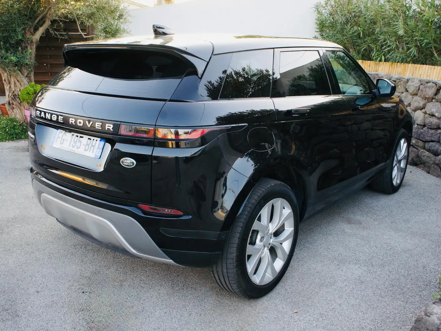Land Rover Range Rover Evoque II D180 10 CV 4WD SE BVA Zwart - 2