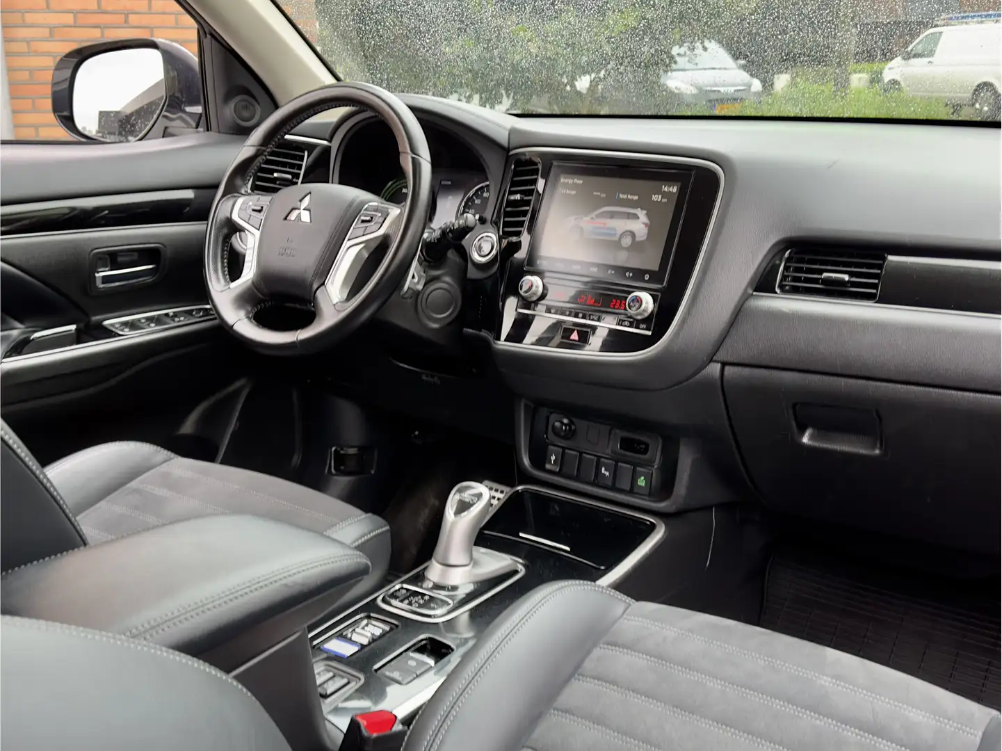 Mitsubishi Outlander 2.4 PHEV INTENSE AUTOM LEDER CAMERA AIRCO LED LMV Blanc - 2