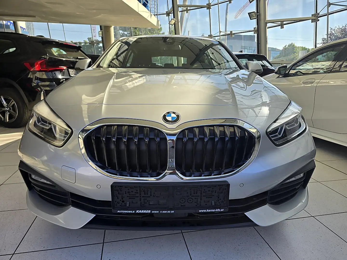 BMW 118 d Aut. Modell Advantage LED/Lichtpaket/Comfort ... Silber - 2