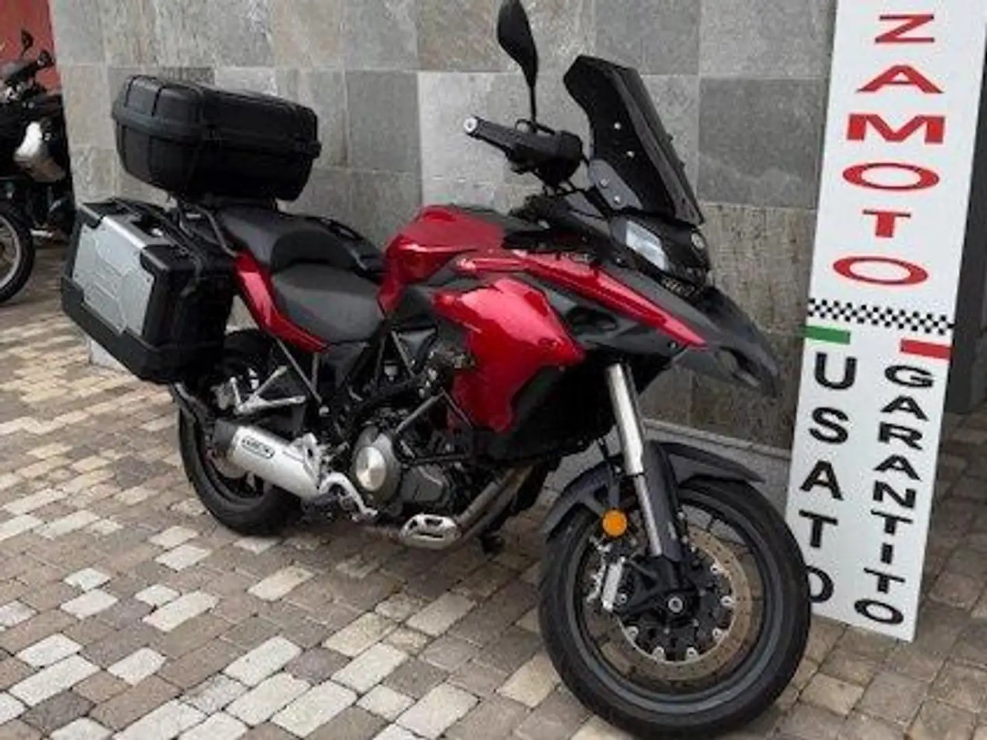 Benelli TRK 502 Rojo - 1