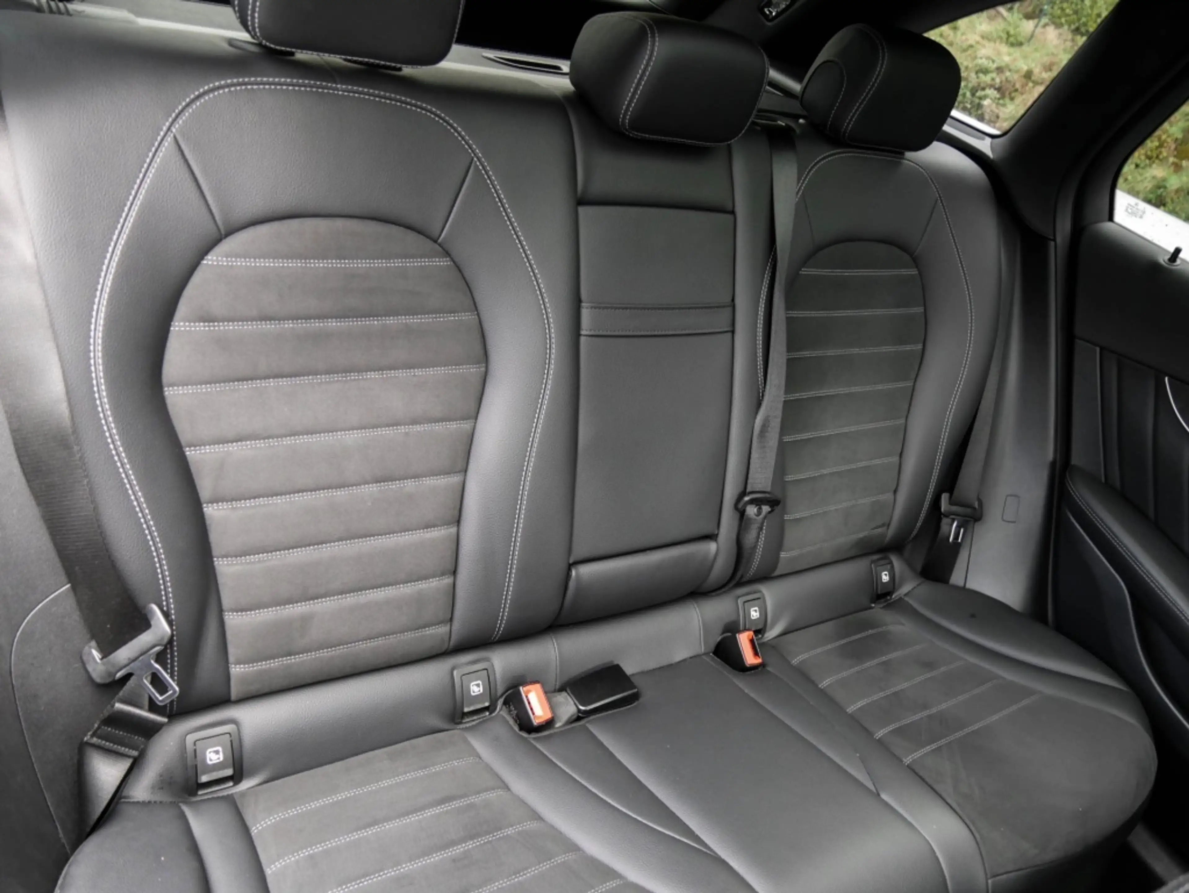 Mercedes-Benz GLC 200 4M AMG-Sport/Pano/AHK/Night/Distr/Totw — photo 5