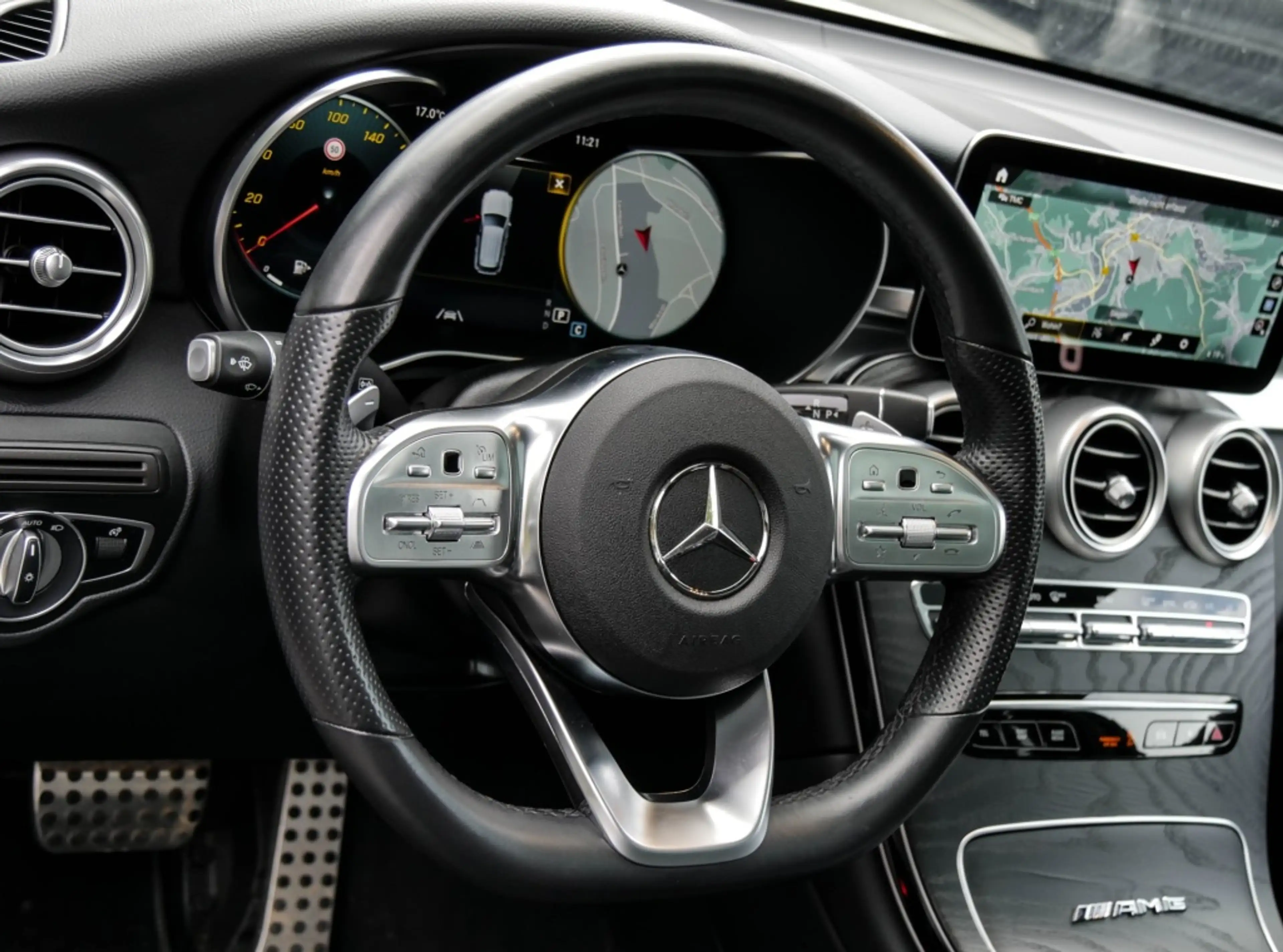 Mercedes-Benz GLC 200 4M AMG-Sport/Pano/AHK/Night/Distr/Totw — photo 9
