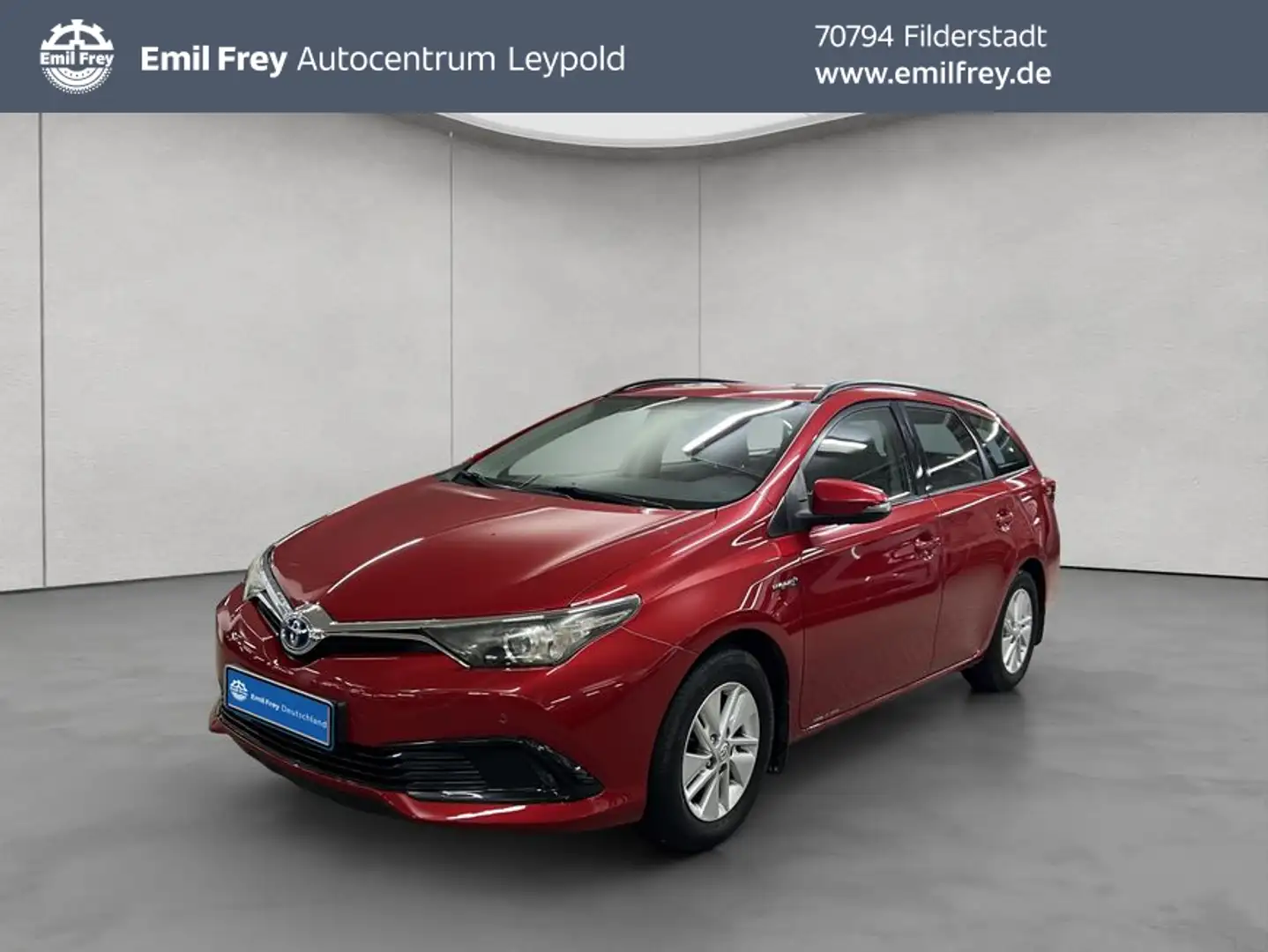Toyota Auris 1.8 VVT-i Hybrid Rood - 1