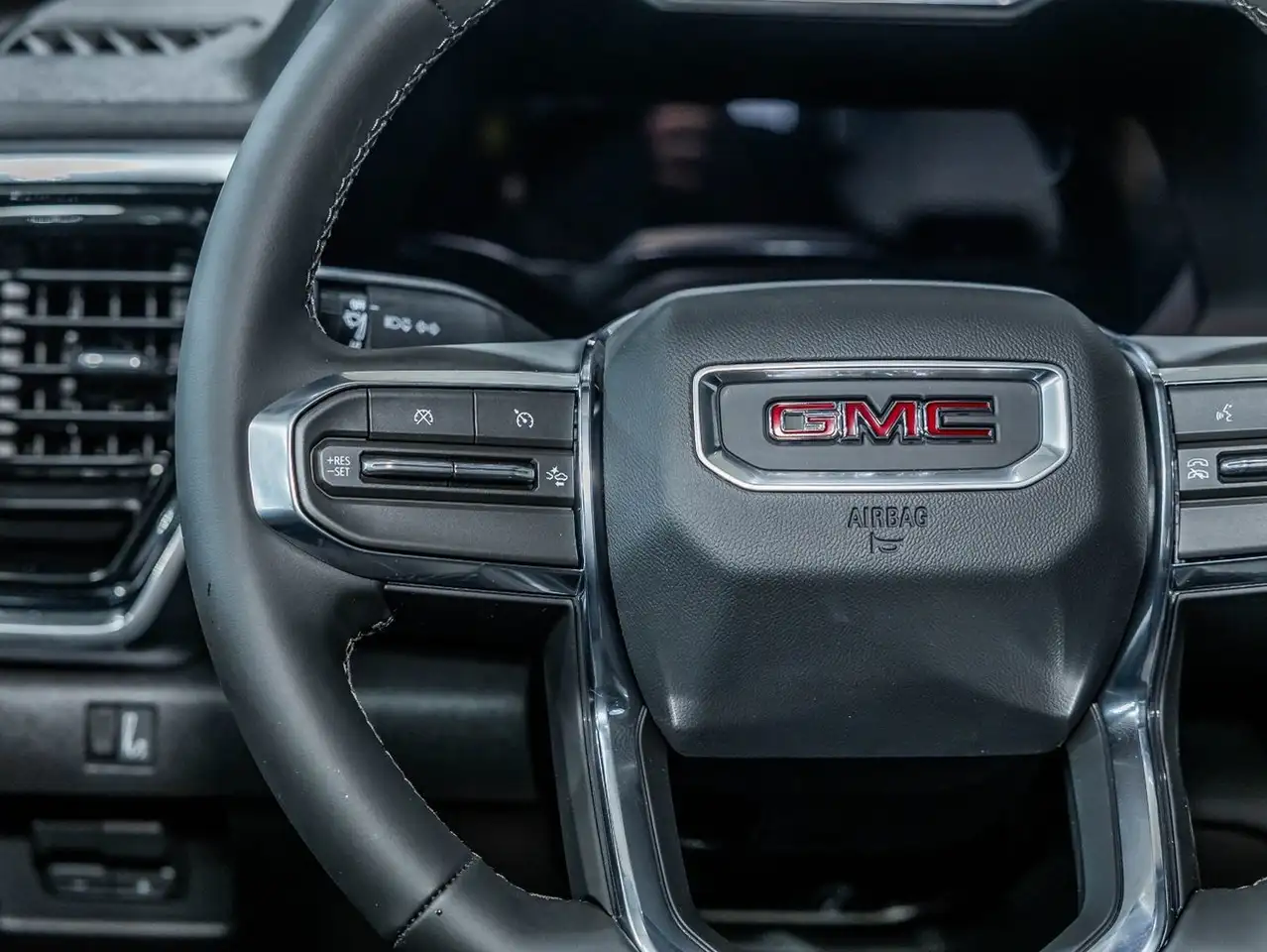 GMC Canyon снимка GMC Canyon