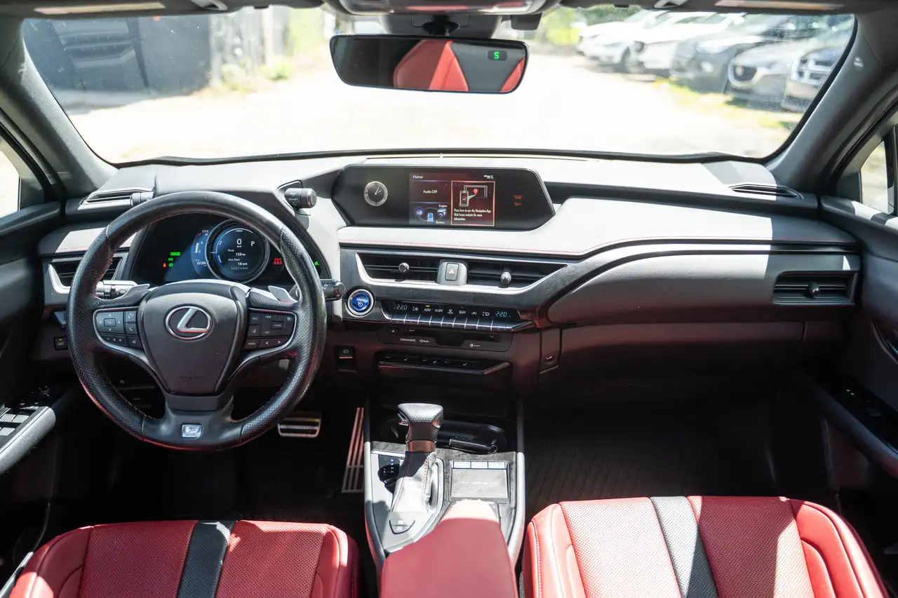 Lexus UX снимка Lexus UX