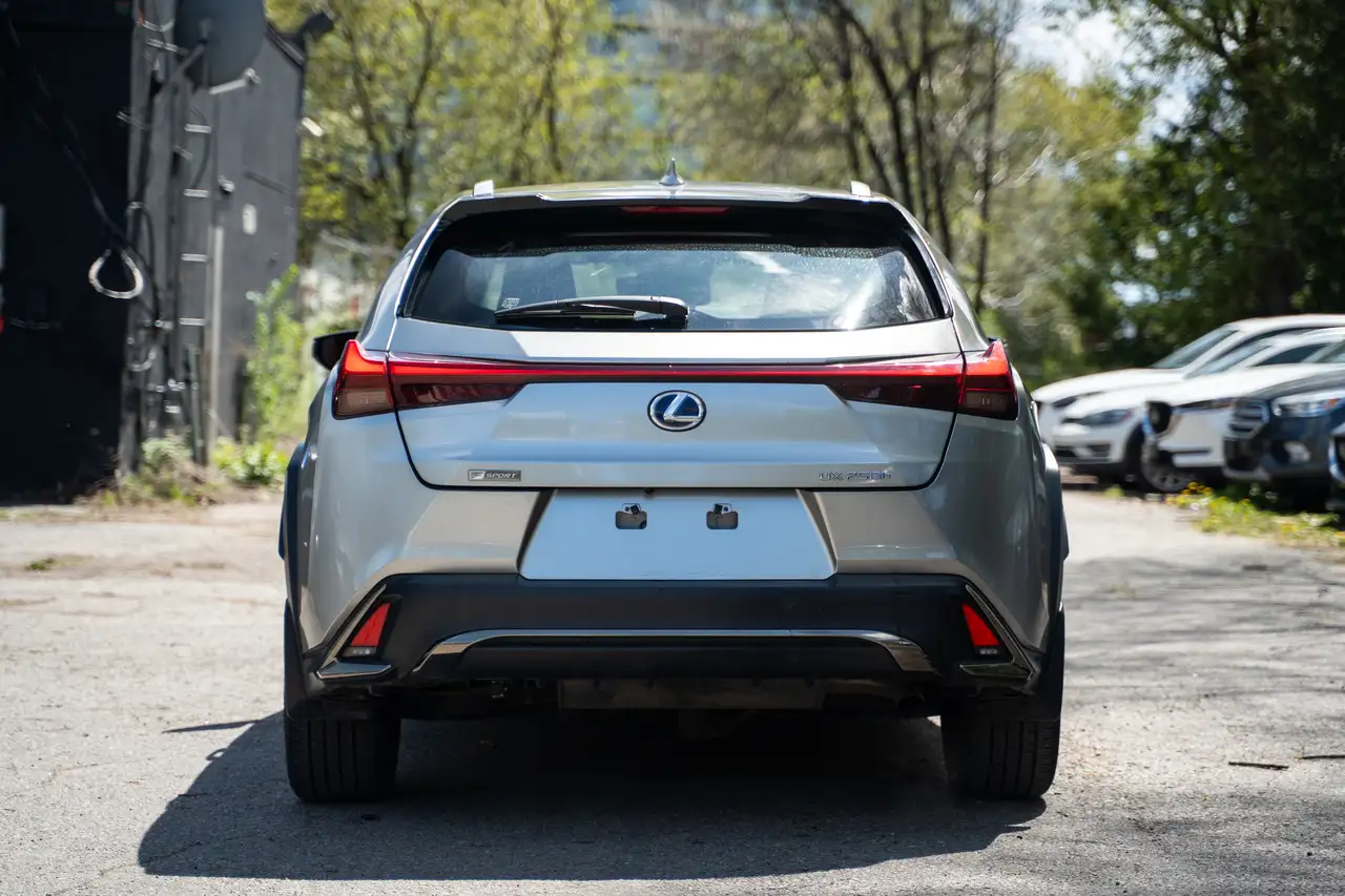 Lexus UX снимка Lexus UX