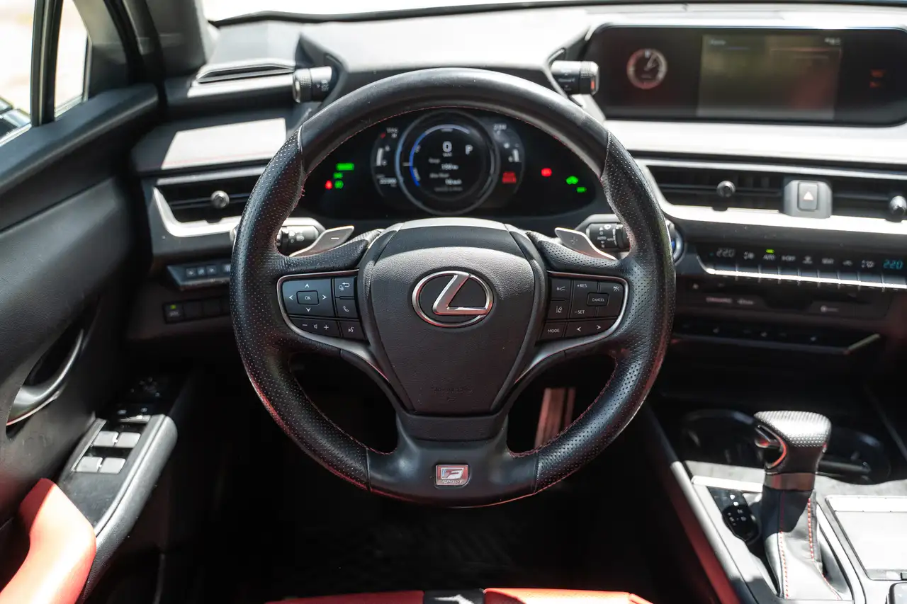 Lexus UX снимка Lexus UX