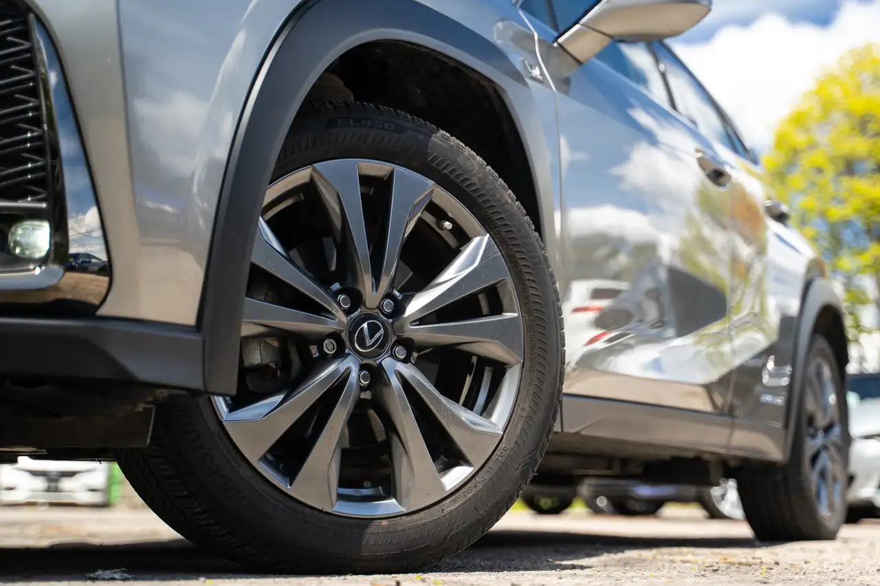 Lexus UX снимка Lexus UX