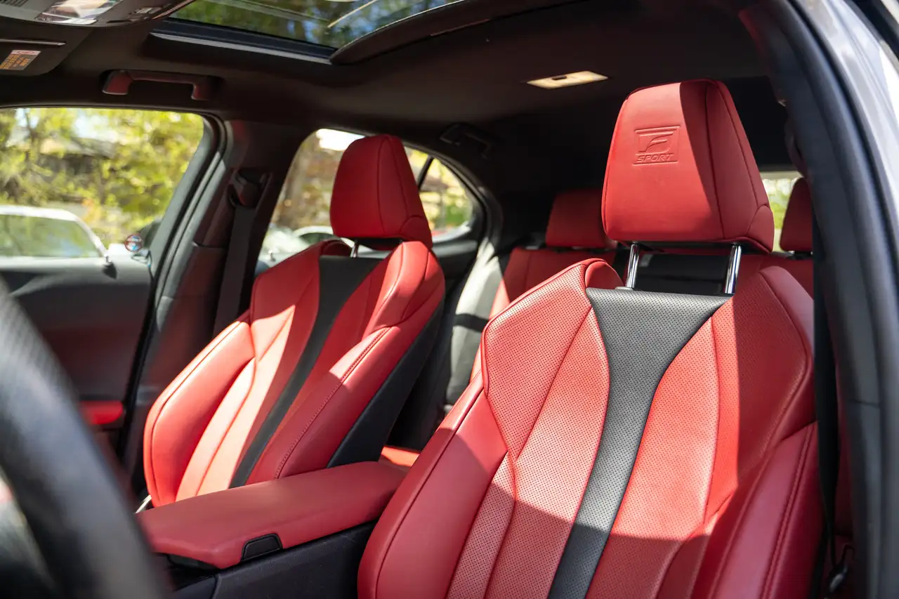 Lexus UX снимка Lexus UX