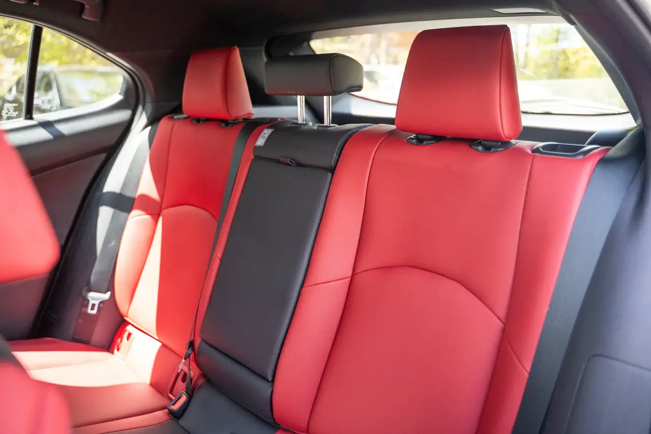 Lexus UX снимка Lexus UX