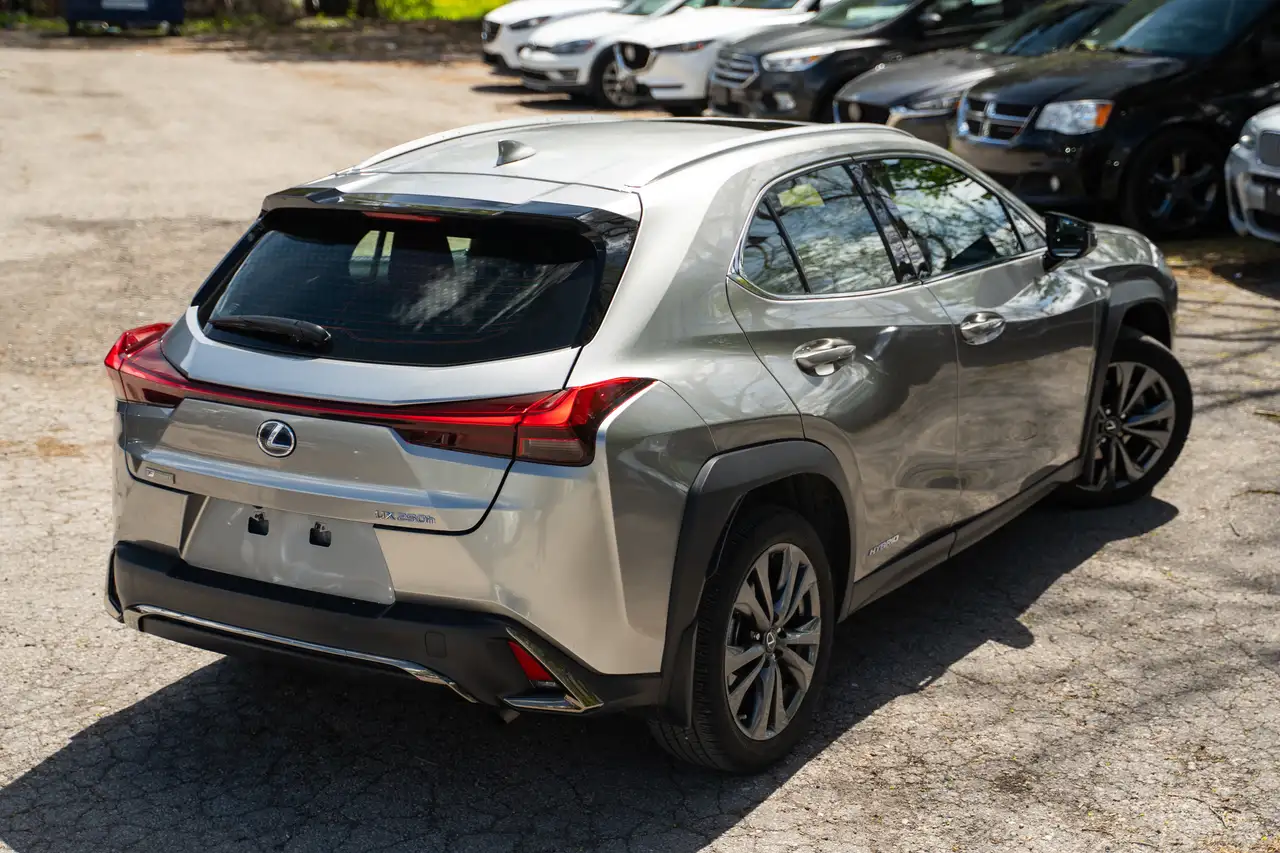 Lexus UX снимка Lexus UX