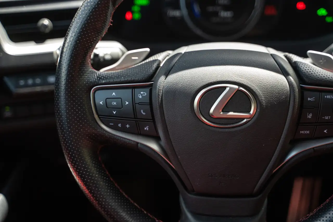 Lexus UX снимка Lexus UX