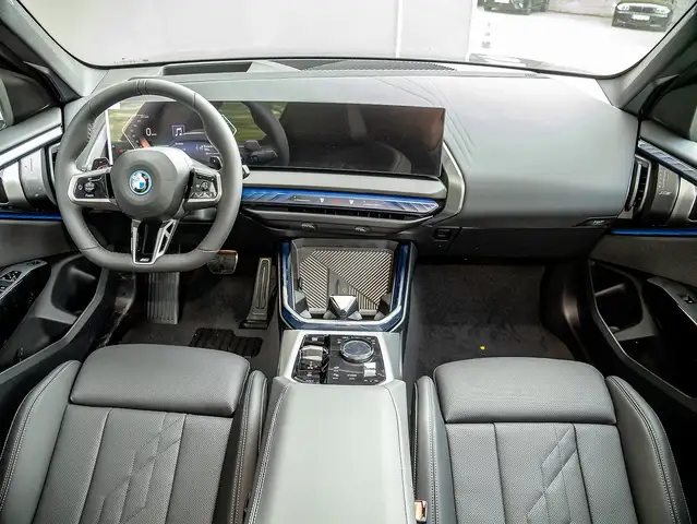 BMW X3 view 5
