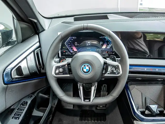 BMW X3 view 8