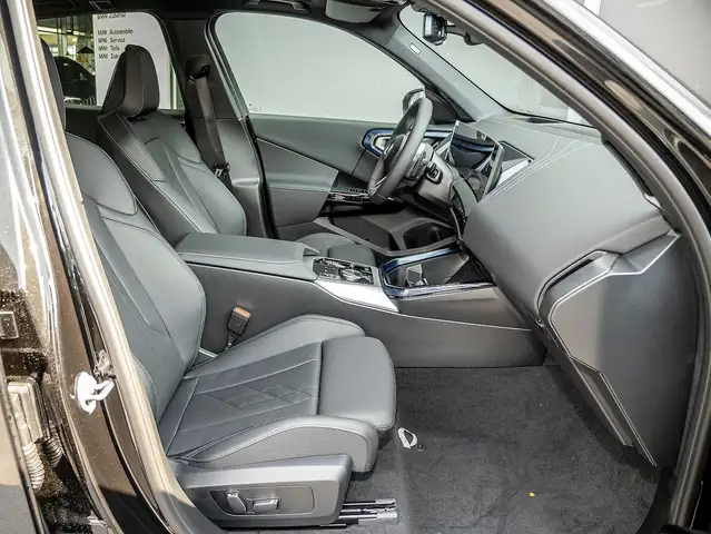 BMW X3 view 4