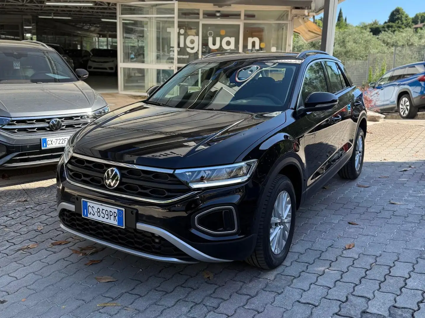 Volkswagen T-Roc 1.5 TSI LIFE DSG Schwarz - 1