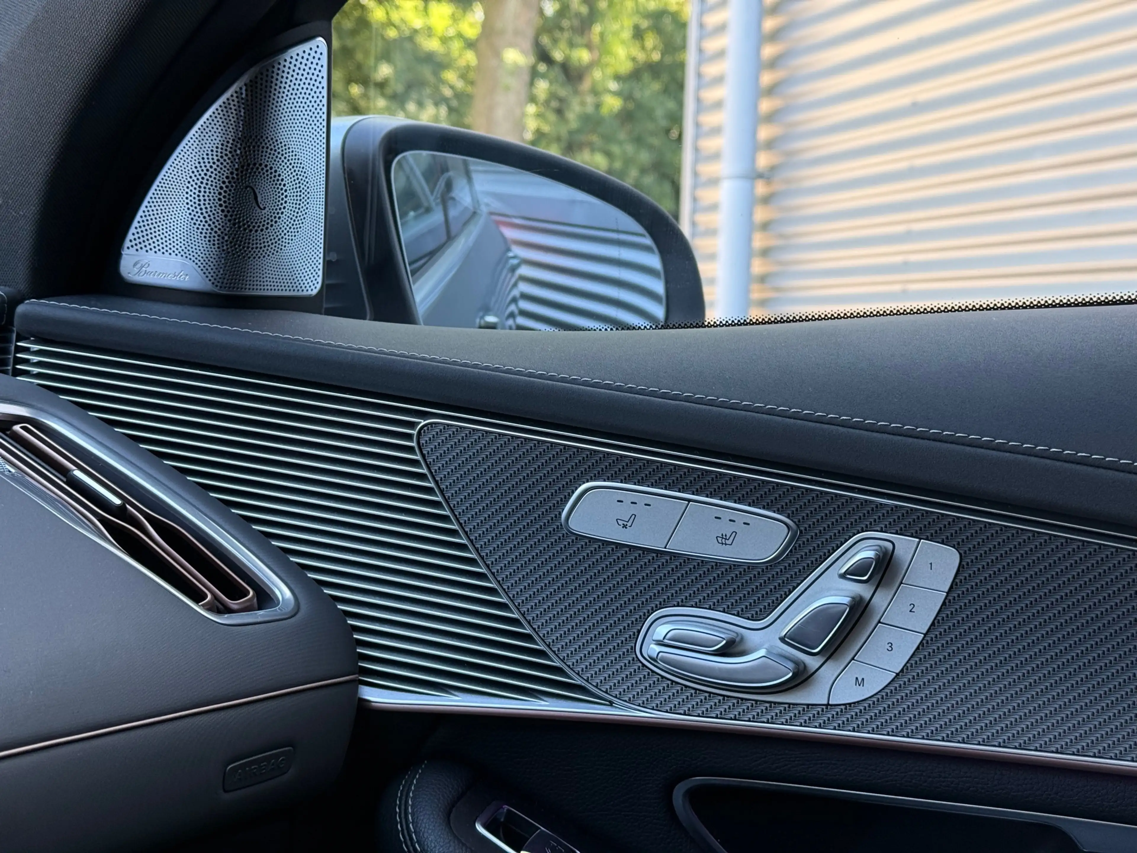 Mercedes-Benz EQC 400 4-Matic AMG 300KW l Pano l Headup l 360 Camera l B — photo 23