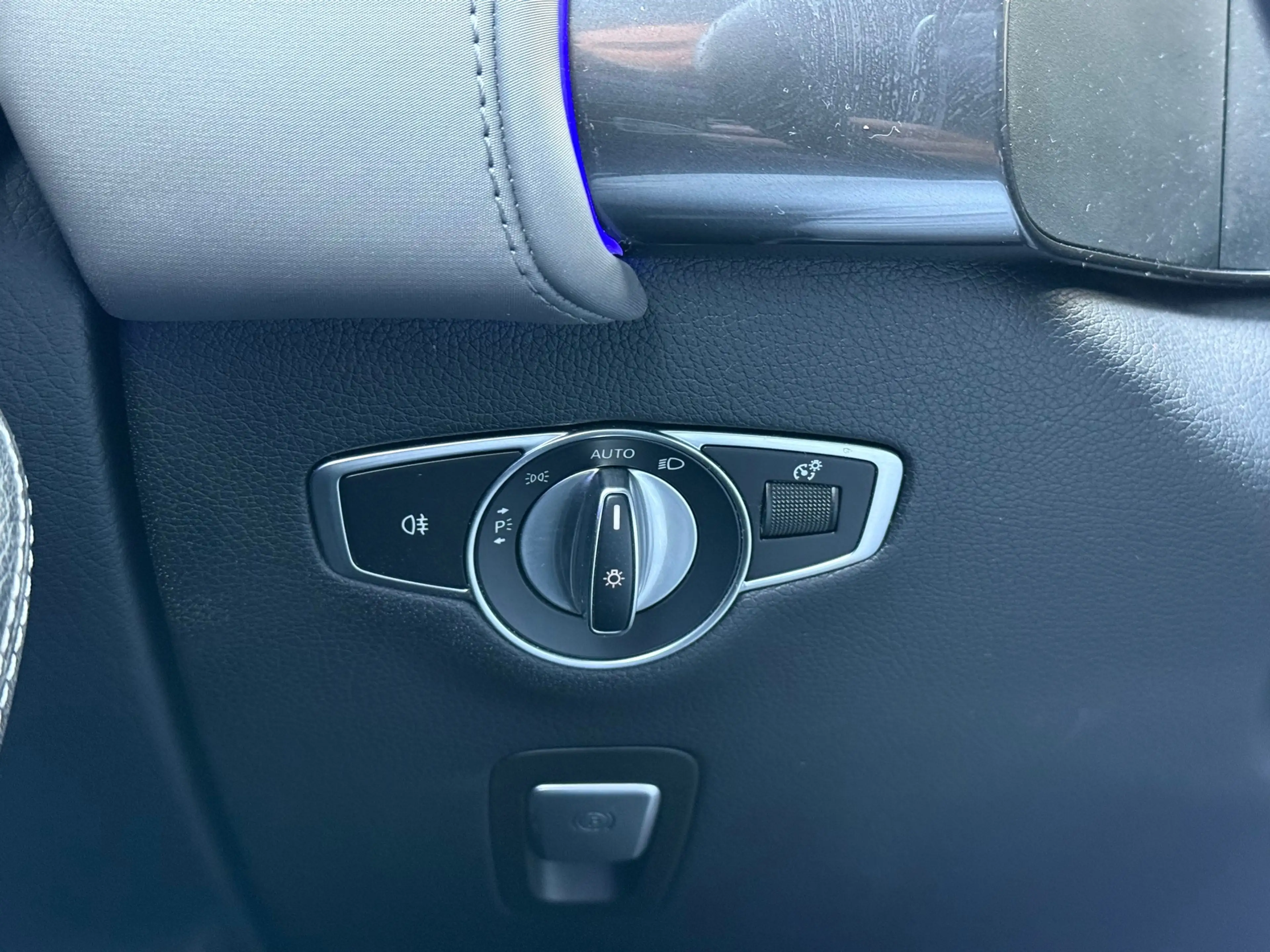 Mercedes-Benz EQC 400 4-Matic AMG 300KW l Pano l Headup l 360 Camera l B — photo 25