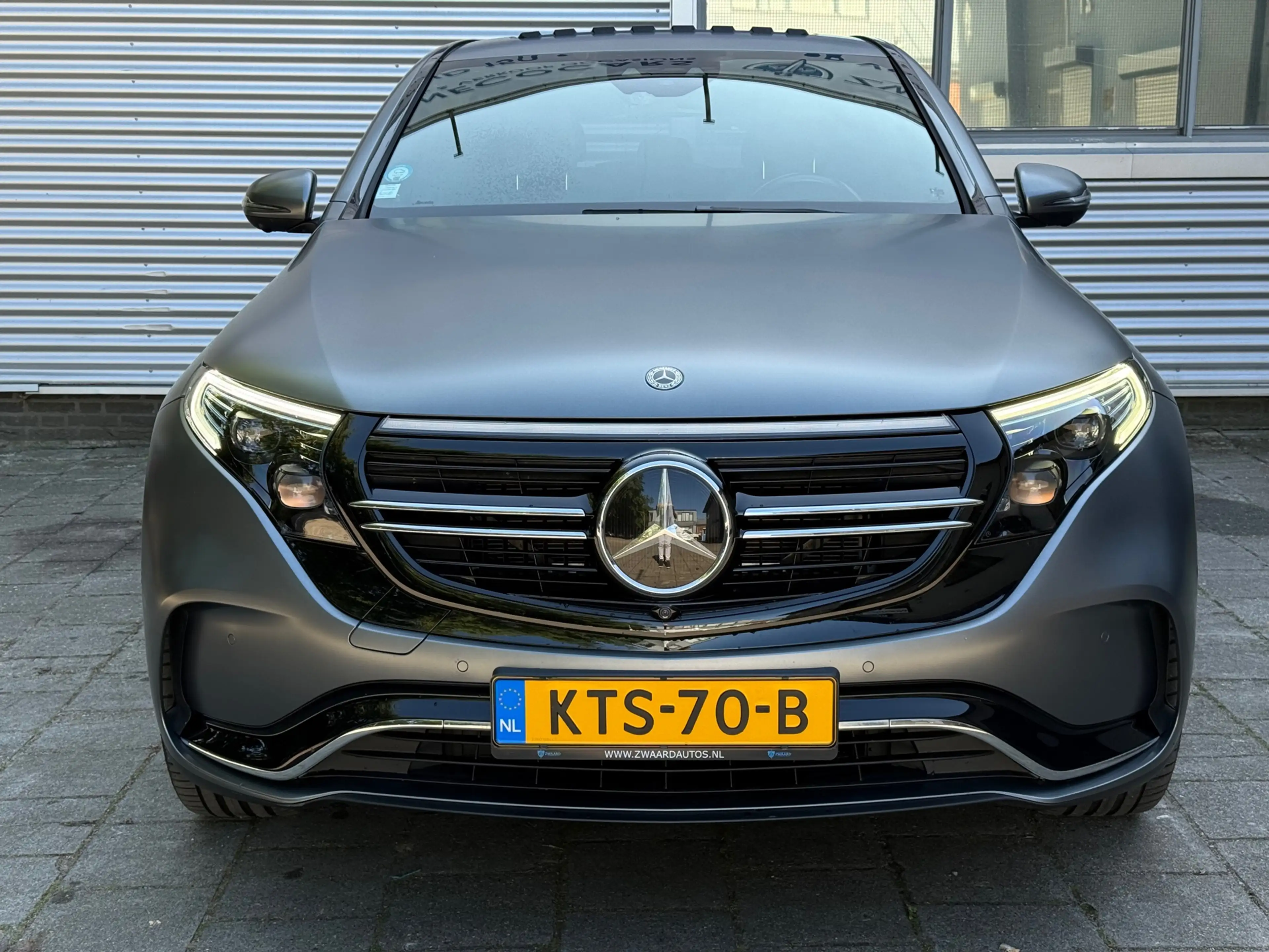 Mercedes-Benz EQC 400 4-Matic AMG 300KW l Pano l Headup l 360 Camera l B — photo 9