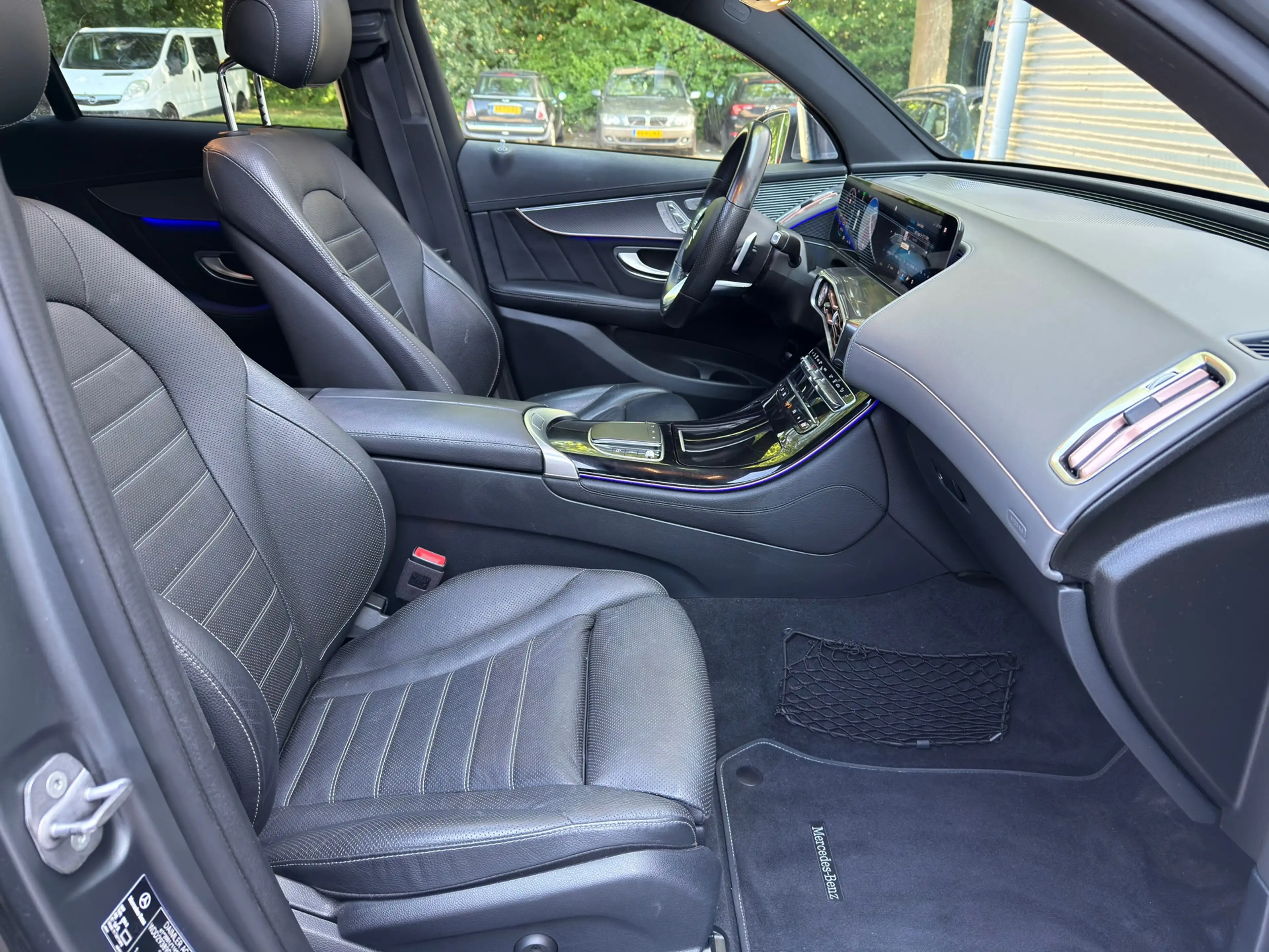 Mercedes-Benz EQC 400 4-Matic AMG 300KW l Pano l Headup l 360 Camera l B — photo 19