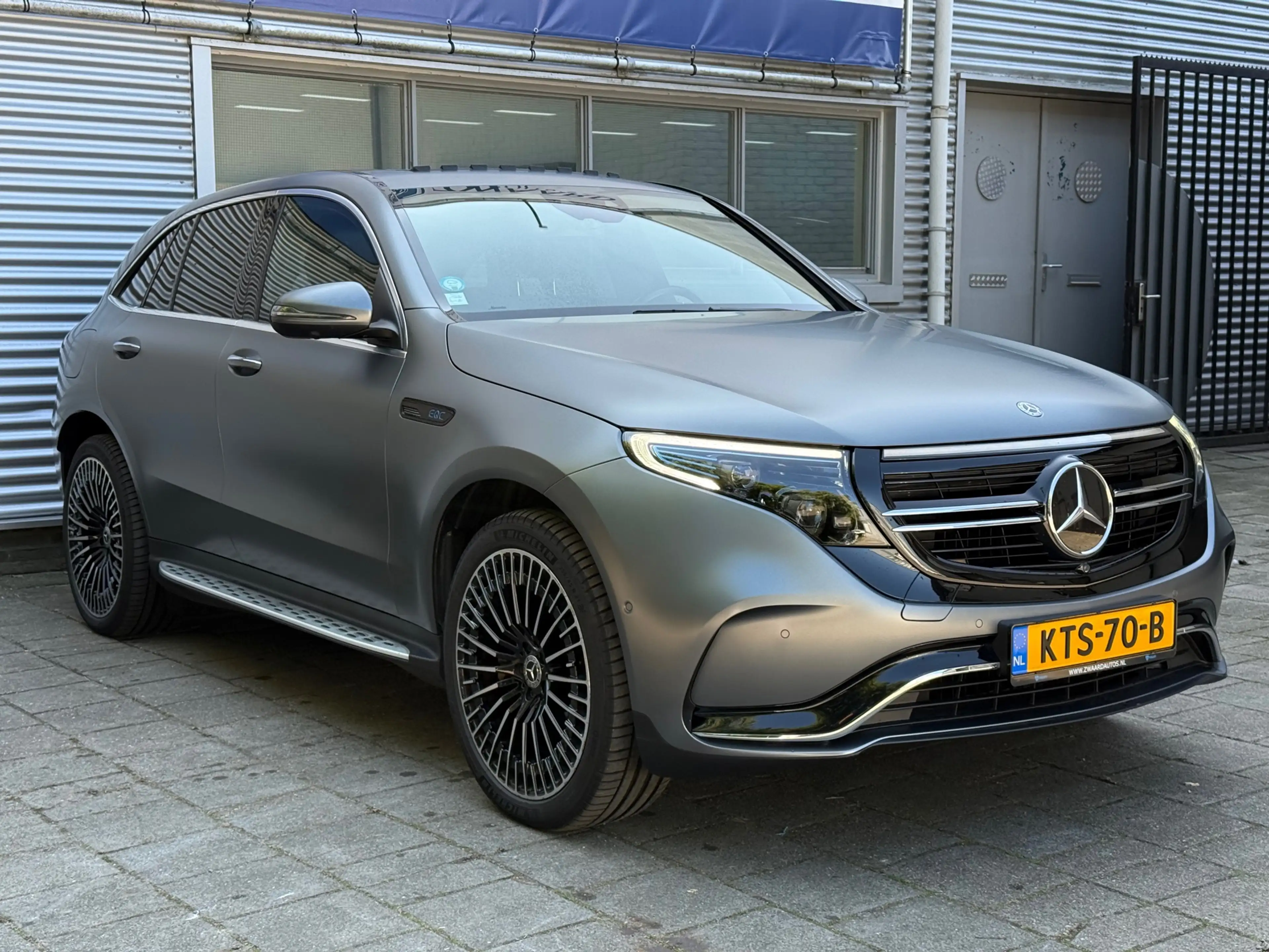 Mercedes-Benz EQC 400 4-Matic AMG 300KW l Pano l Headup l 360 Camera l B — photo 7