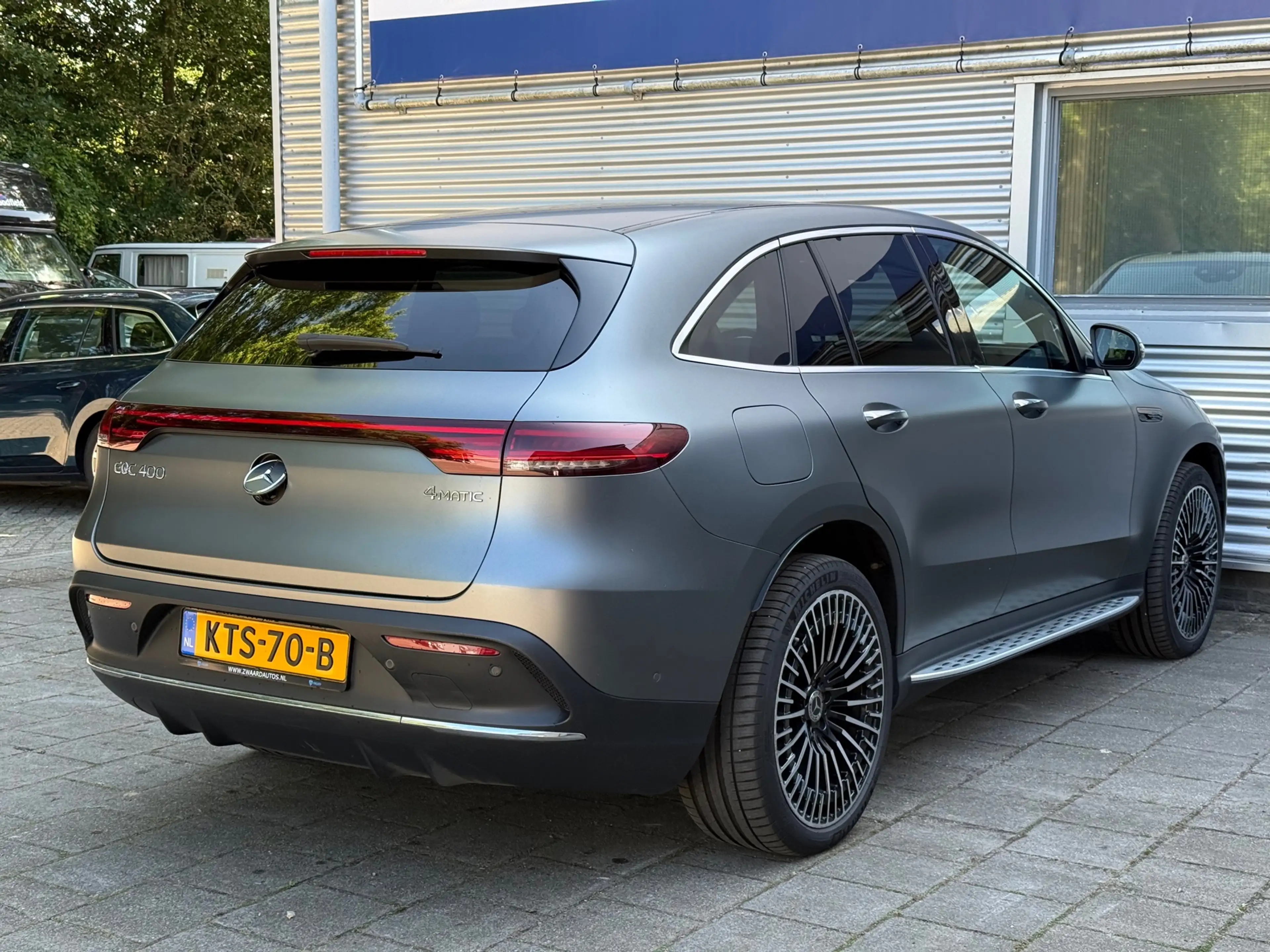 Mercedes-Benz EQC 400 4-Matic AMG 300KW l Pano l Headup l 360 Camera l B — photo 14