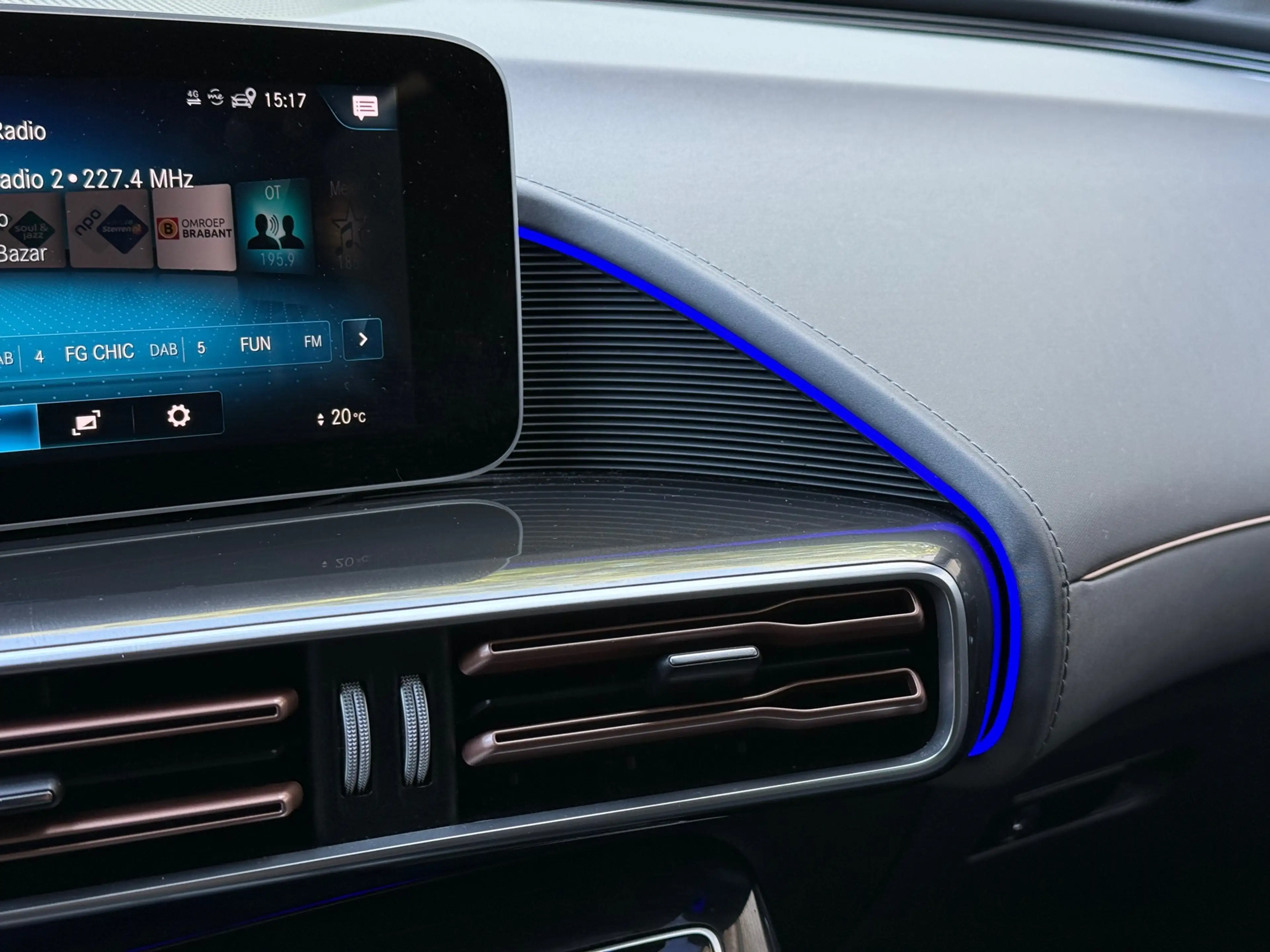Mercedes-Benz EQC 400 4-Matic AMG 300KW l Pano l Headup l 360 Camera l B — photo 24