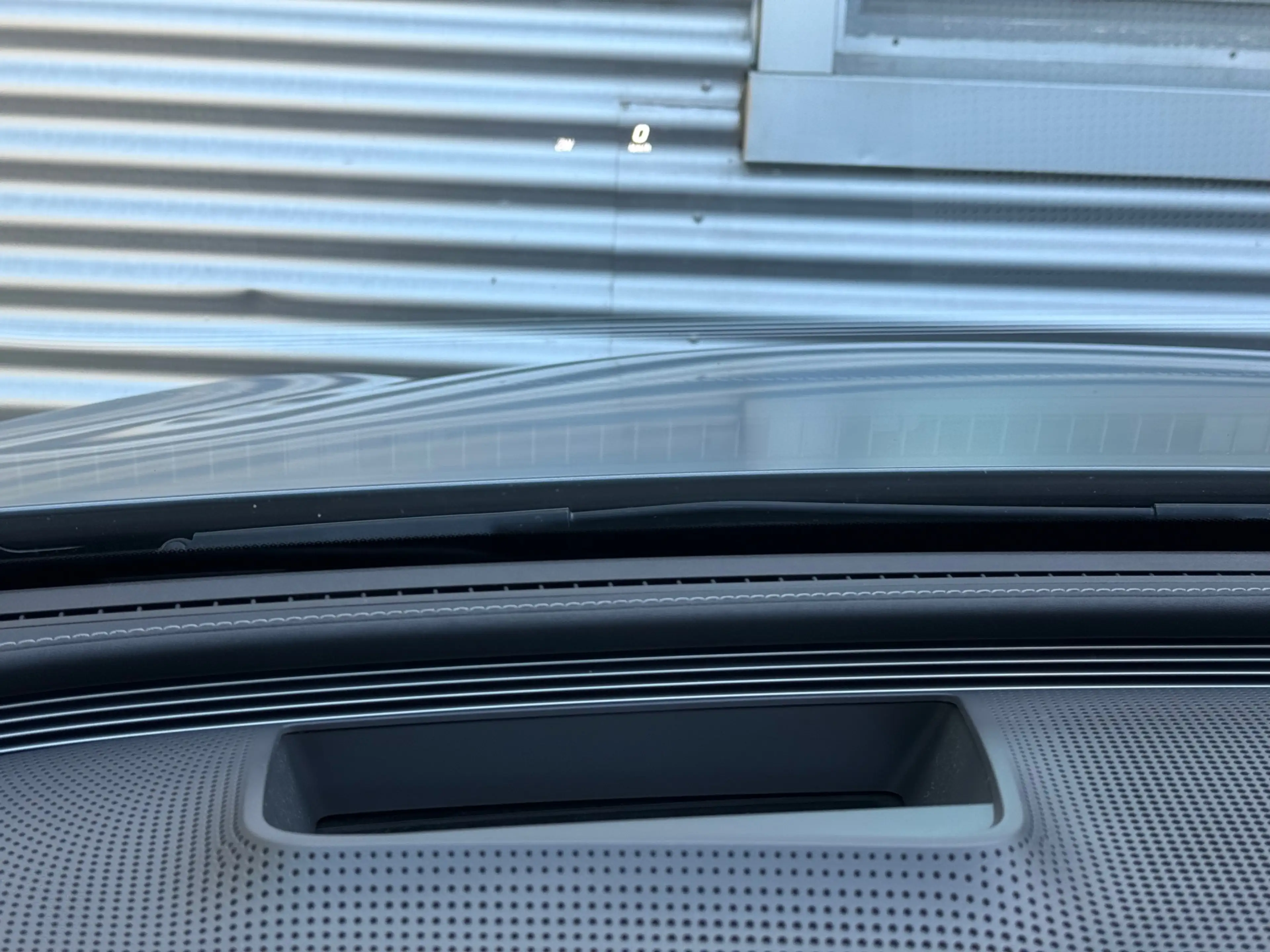 Mercedes-Benz EQC 400 4-Matic AMG 300KW l Pano l Headup l 360 Camera l B — photo 37