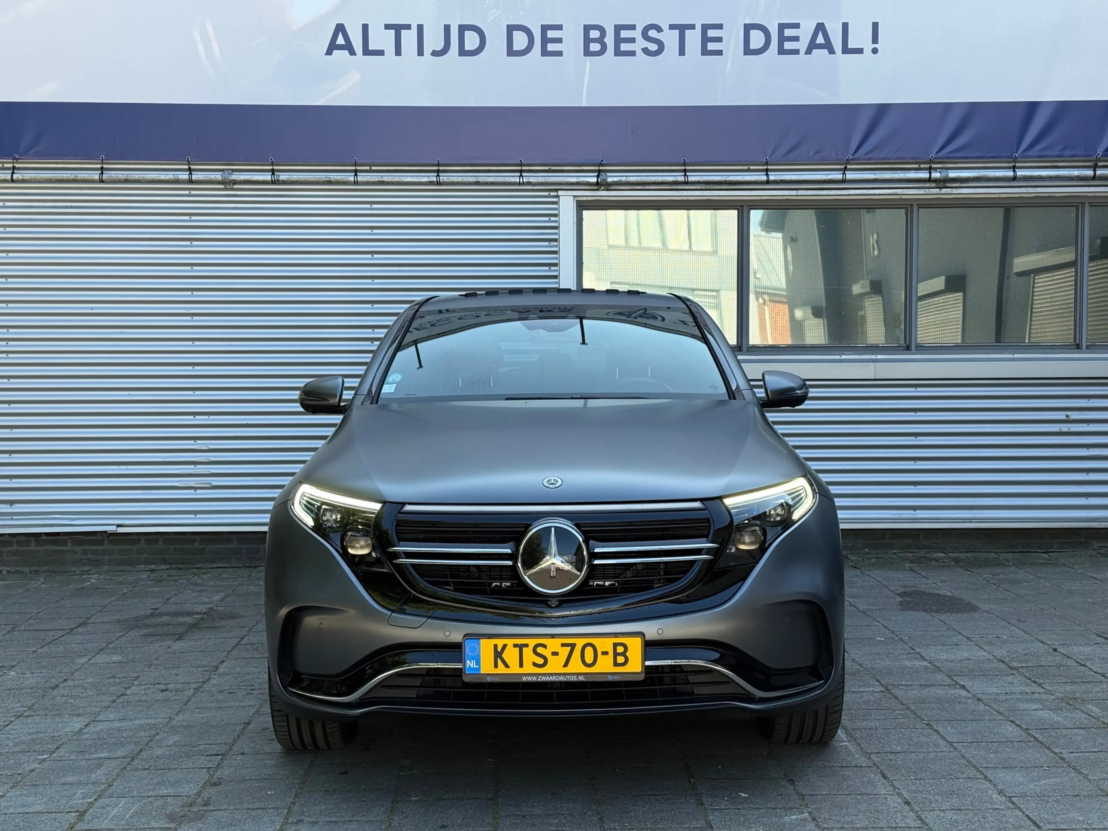 Mercedes-Benz EQC 400 4-Matic AMG 300KW l Pano l Headup l 360 Camera l B — photo 12